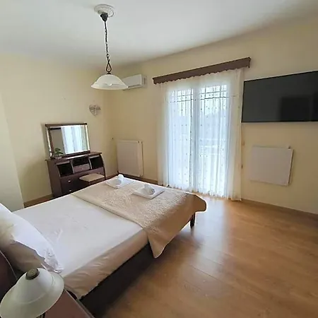 Marina Tsoukalades Hotel *
